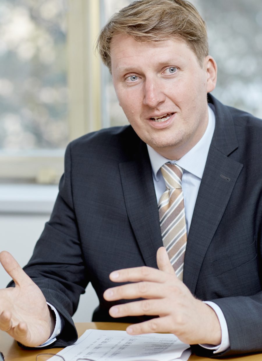 Portraitfoto Herwig Schneider