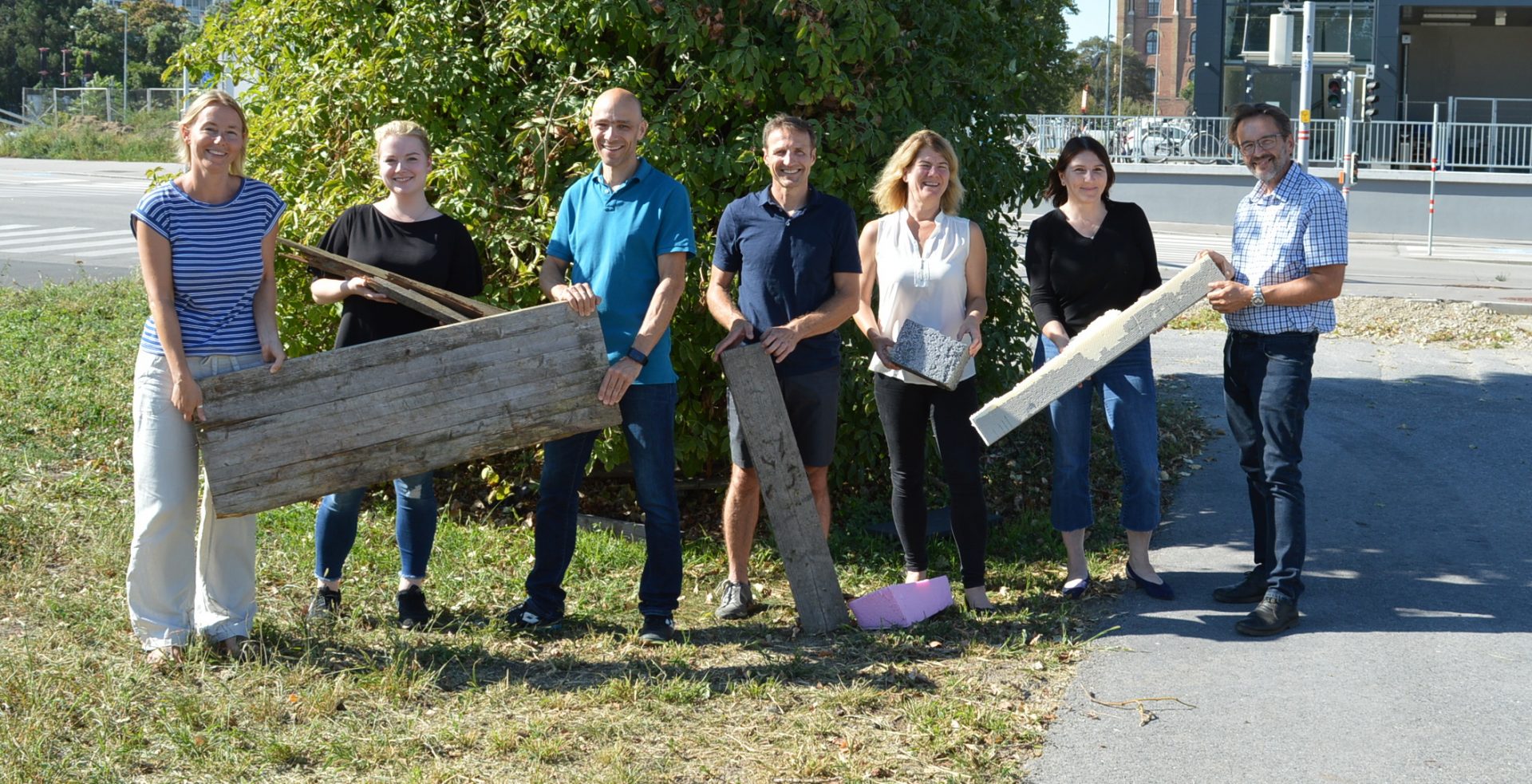 Bild zeigt ein Gruppenfoto des Projektteams BauCylce