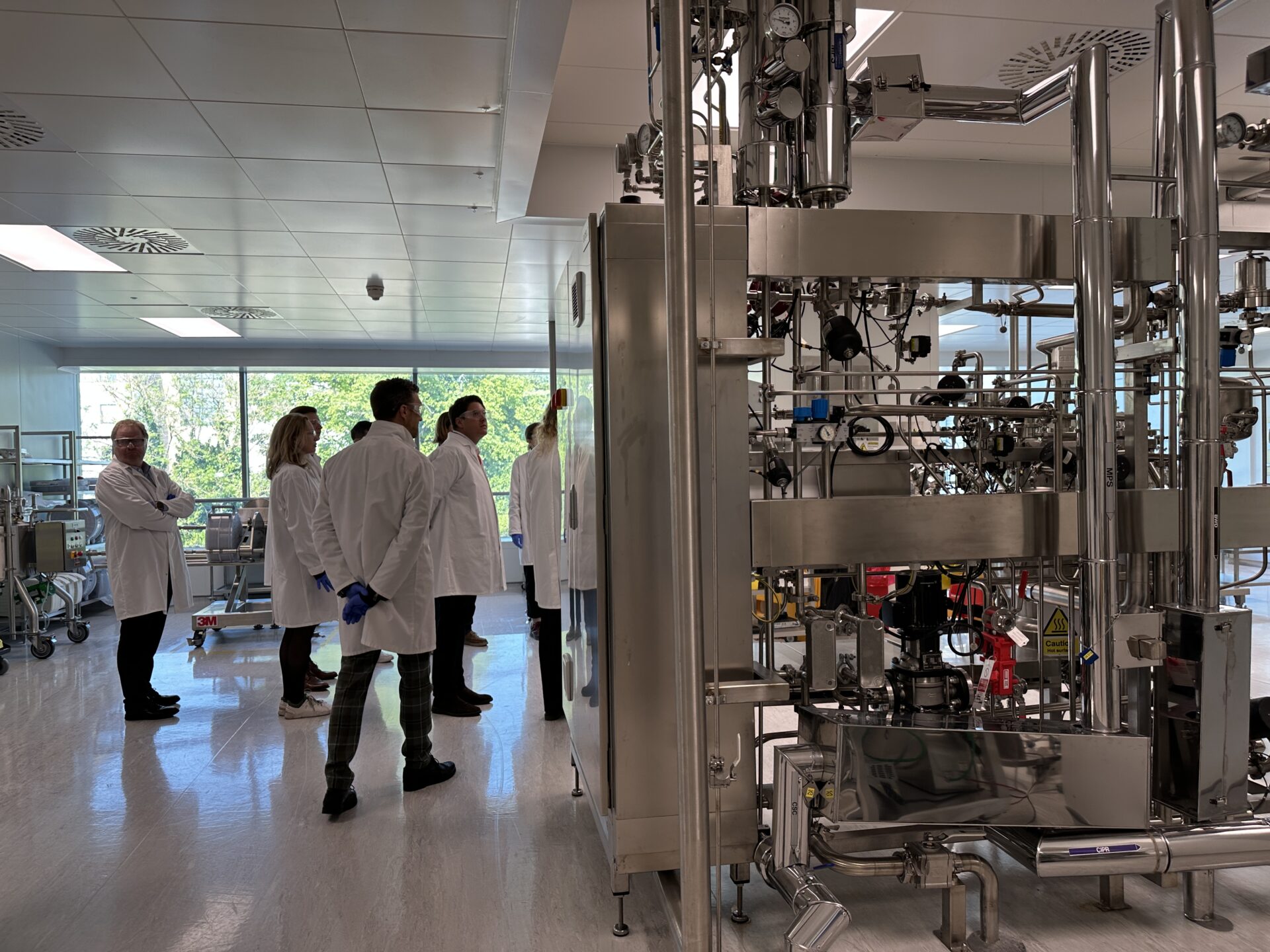 Einblick in ein Trainingslabor im Bio-Pharma-Bereich