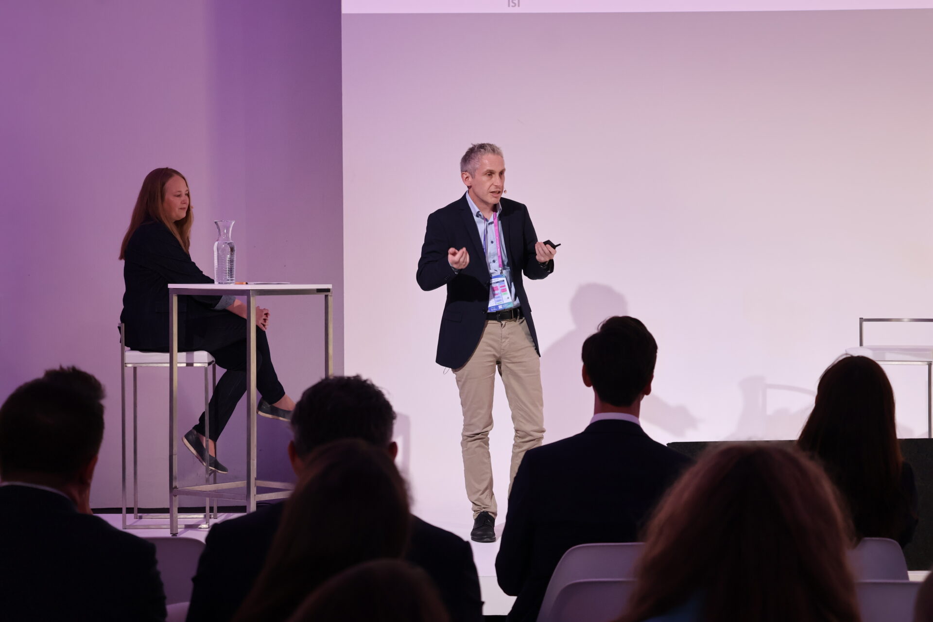 Vortragender vor Publikum