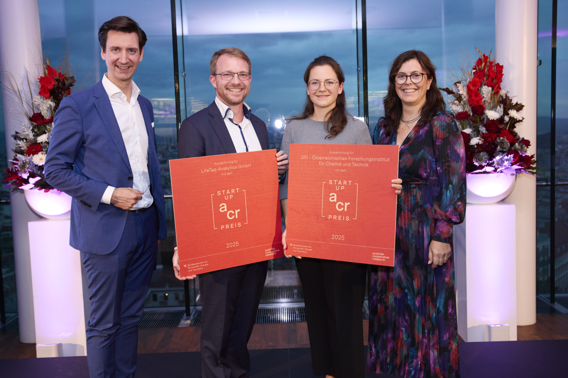 ACR Enquete 2025 Gruppenfoto auf einer Bühne