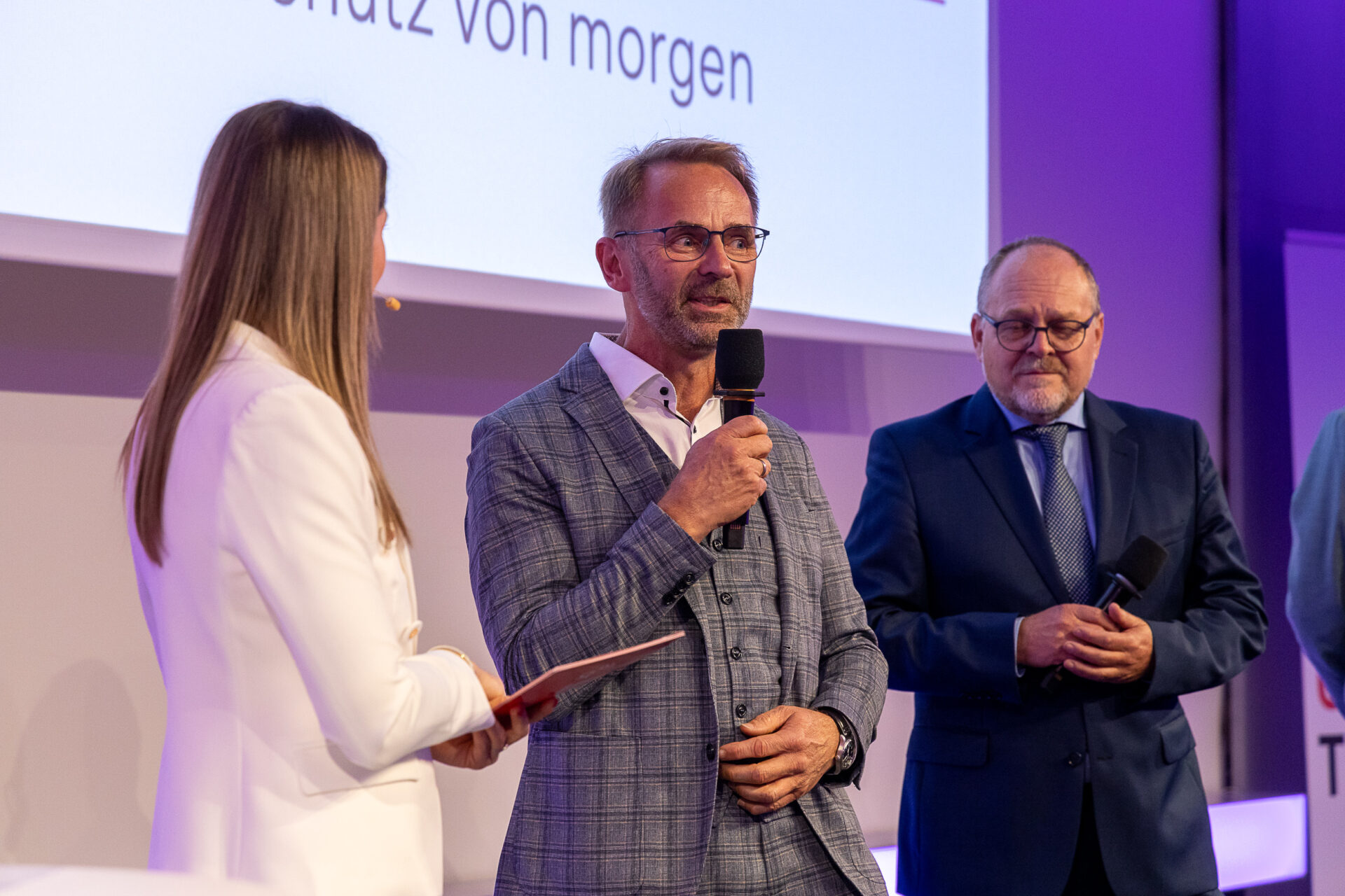 Sprecher auf der Bühne